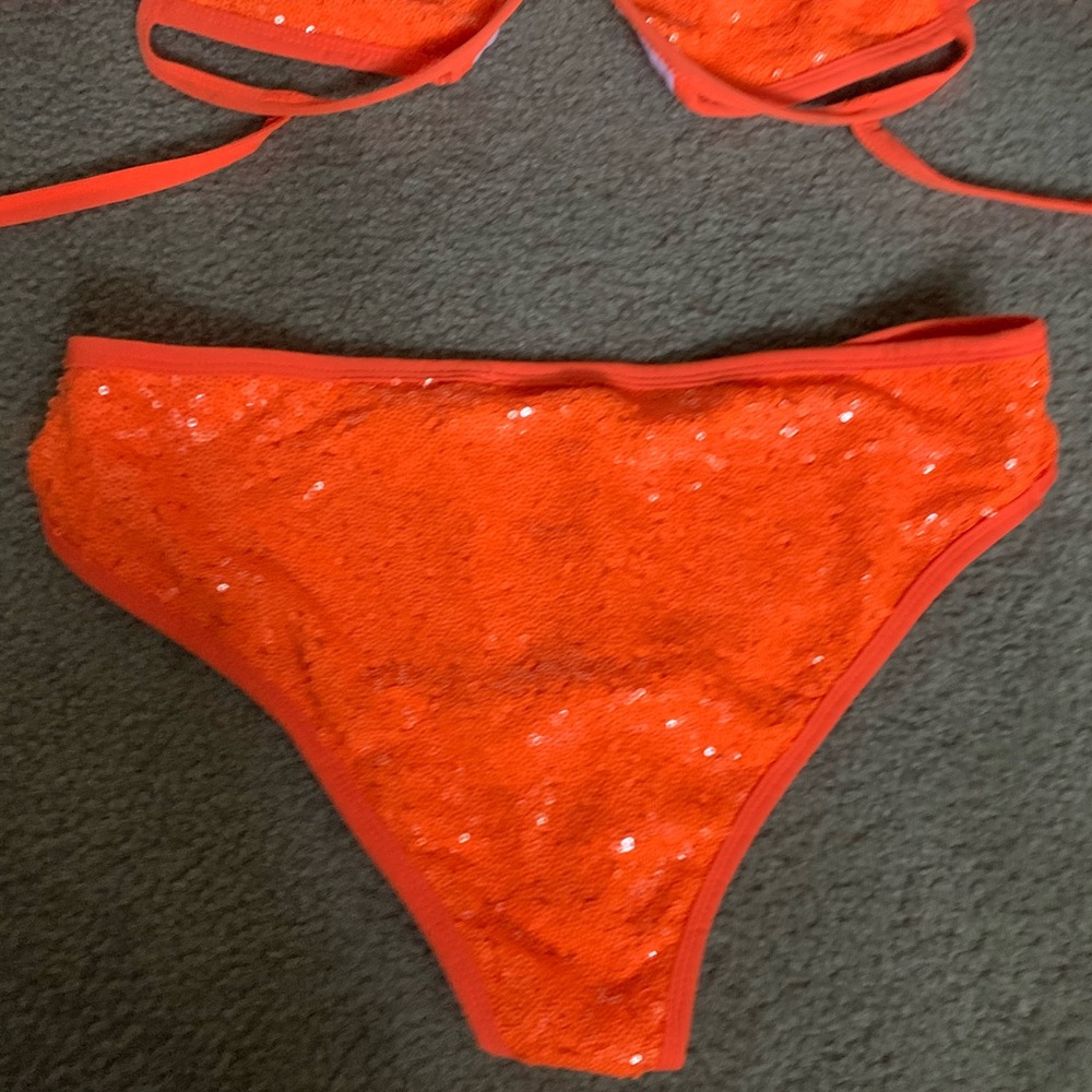 Bikini Set - Picture 3 of 5